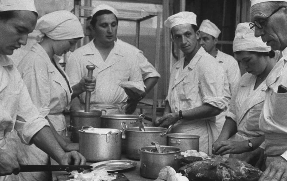 Секрети радянських кухарів, або чим годували в їдальнях СРСР? - try