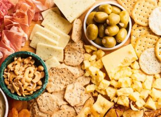 Сирна дошка в вініловому стилі: популярний хіт для любителів музики та організаторів вечірок