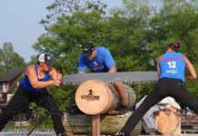 Wie drei Frauen bei den Lumberjack Championships in Wisconsin Weltrekorde brachen