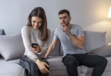 How to Spot Emotional Possessiveness in Your Relationship Before It Takes Over